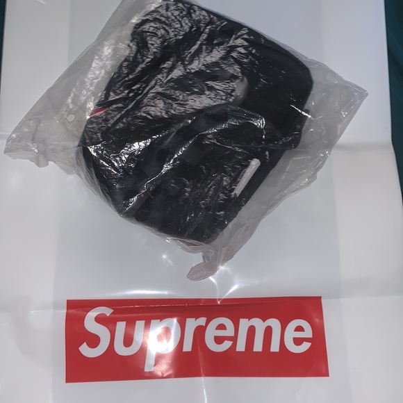 Supreme Pouch Bag - Picture 3 of 7